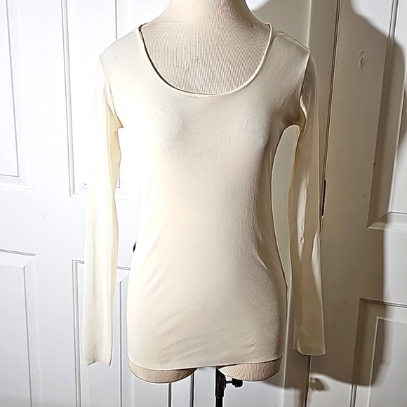 D. EXTERIOR women's fitter stretch top made in Italy. Cream color size large. - Picture 1 of 10